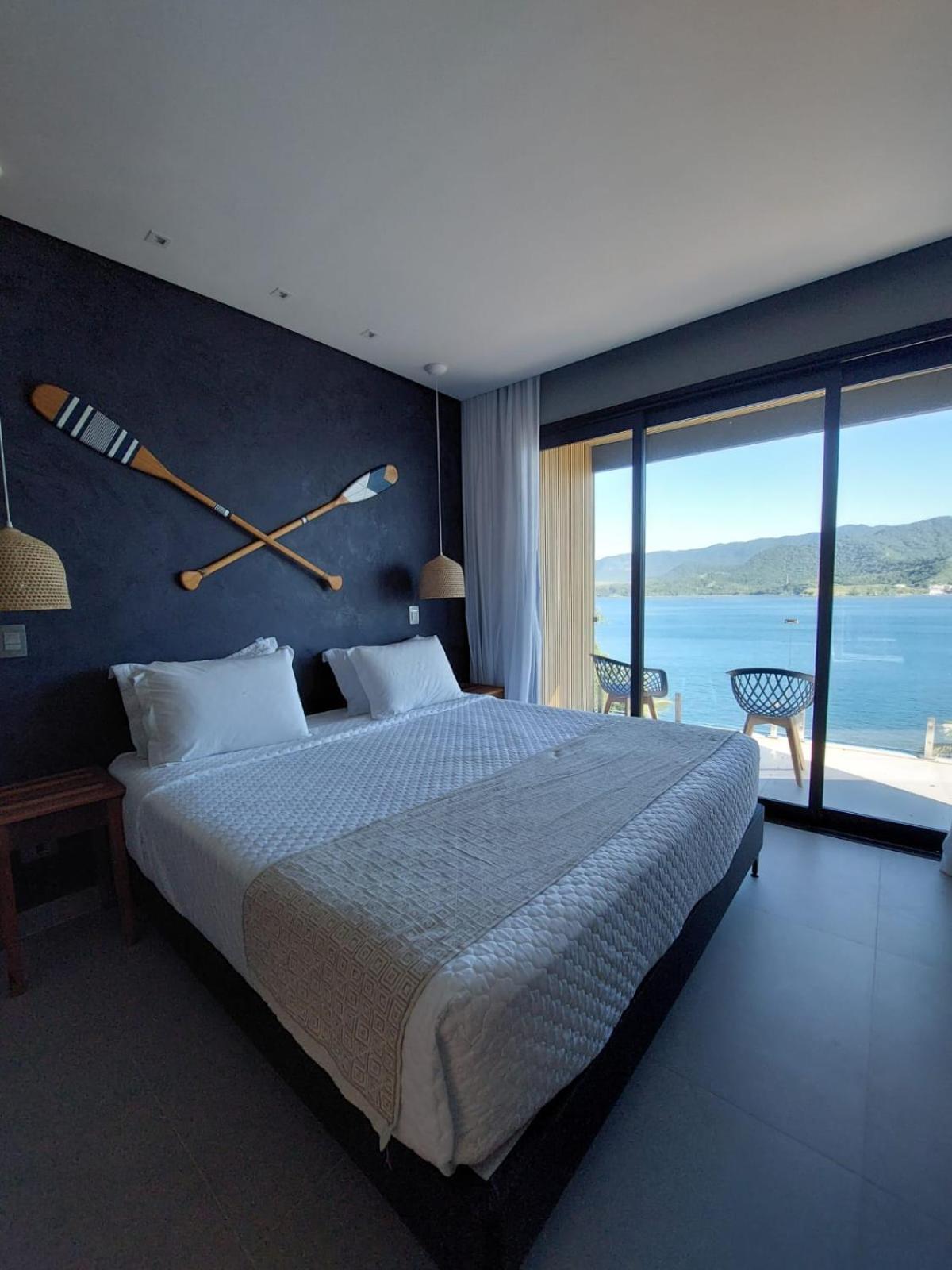 Suites Na Casa Da Praia Ильябела Номер фото