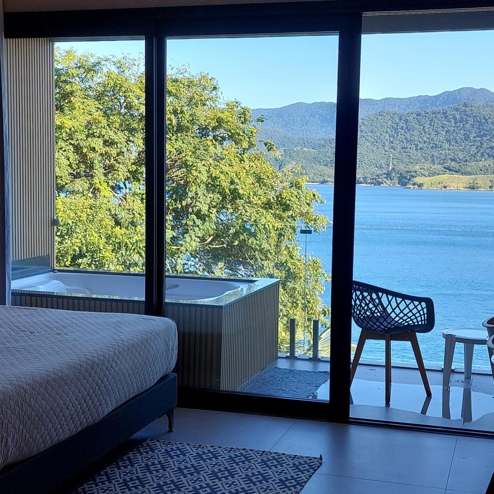 Suites Na Casa Da Praia Ильябела Номер фото