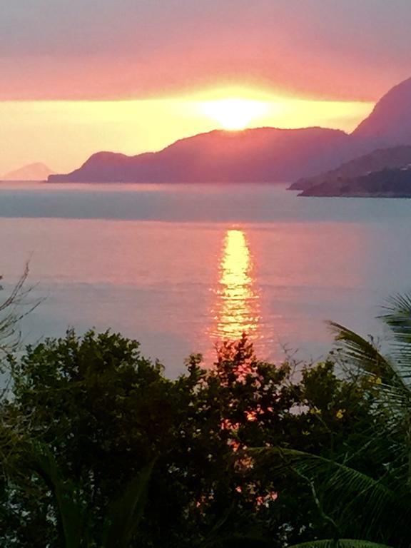 Suites Na Casa Da Praia Ильябела Экстерьер фото
